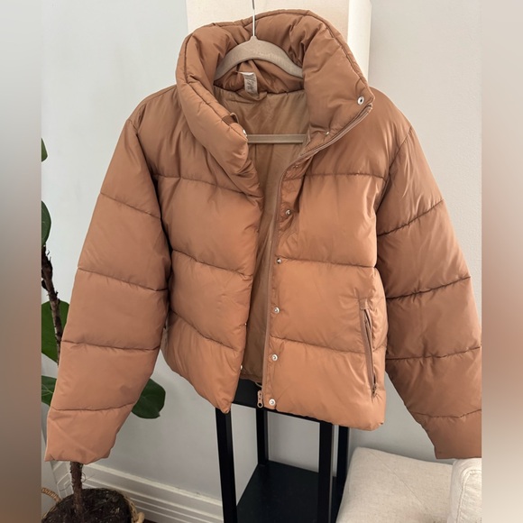 Alo Gold Rush Puffer - Toasted Almond - Picture 1 of 8
